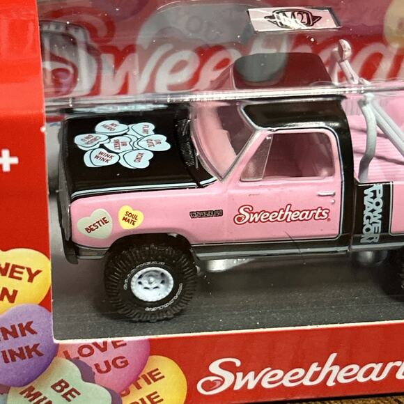 M2 Machines 2025 Sweethearts 1979 Dodge 150 Macho Power Wagon WMTS 22 25-01 - Picture 3 of 9